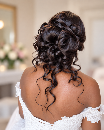 Chignon de mariée sophistiqué avec boucles sculptées, vue de dos – Anjali Bride